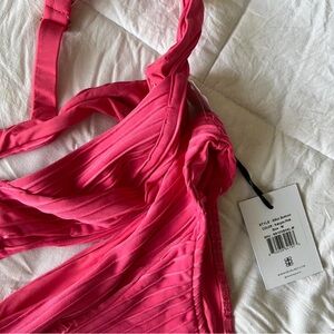 Vibrant Pink Ribbed Bra with Adjustable Straps